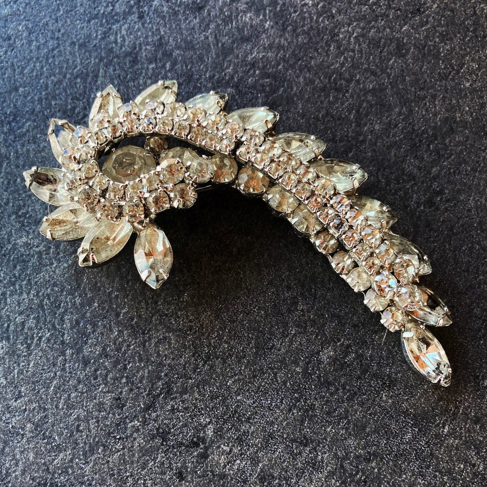 Sparkling 50's Style Rhinestine Brooch